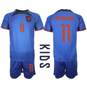 Nederländerna Steven Berghuis #11 kläder Barn VM 2022 Bortatröja Kortärmad (+ korta byxor)